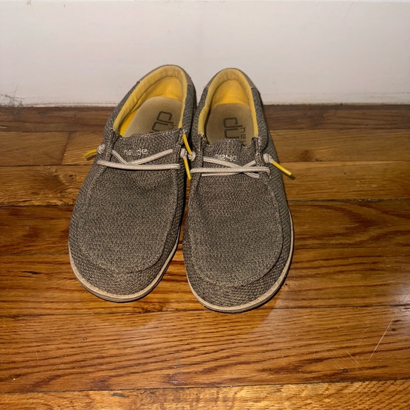 Hey dude youth shoes - Picture 2 of 4